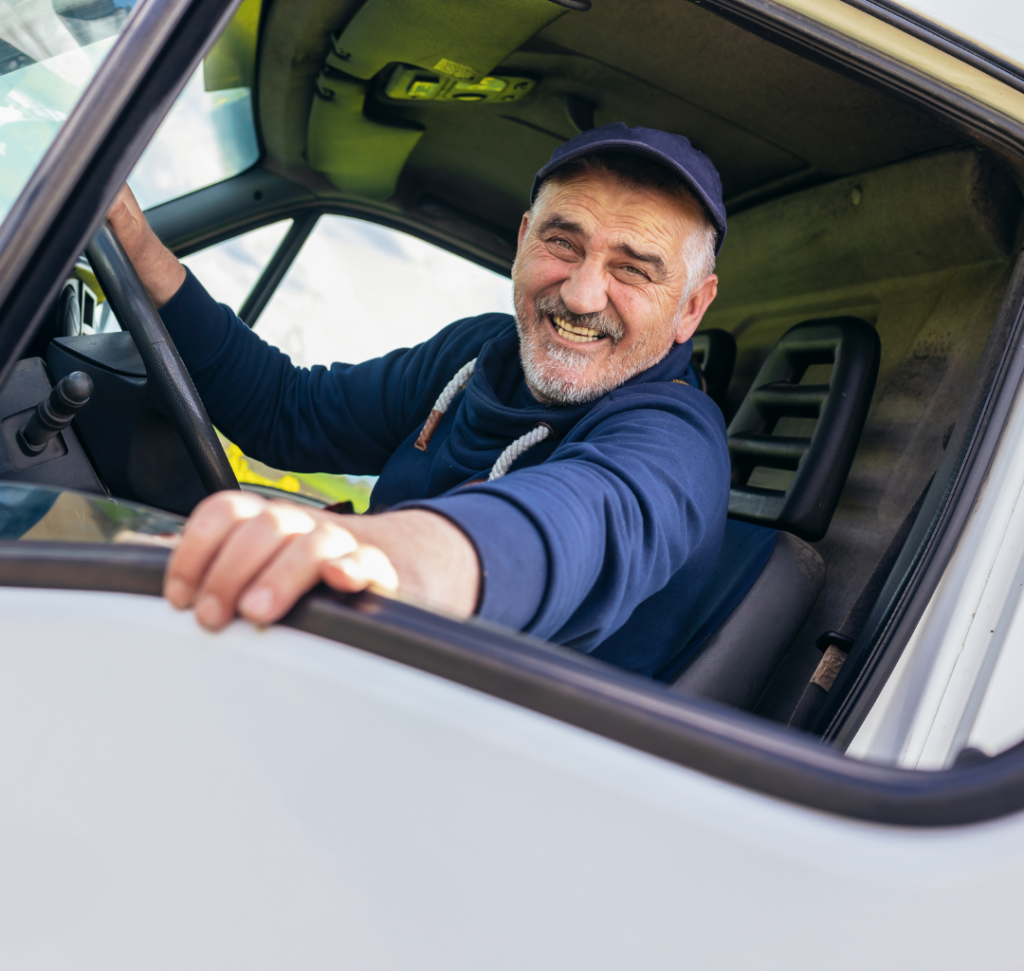 En la imagen se muestra un camionero