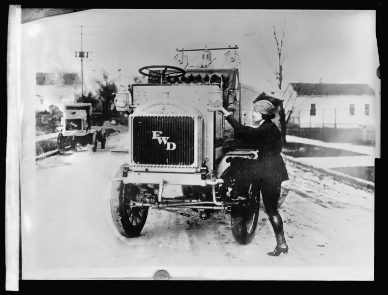 Who was Luella Bates? The first woman truck driver