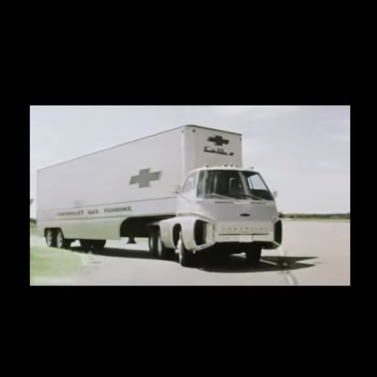 En la imagen se muestra una captura del comercial del Chevy Turbo Titan III