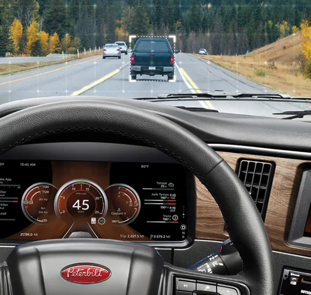 En la imagen se muestra una simulación de conducción de camión Peterbilt