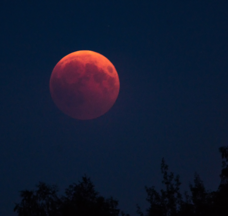 En la imagen se muestra un eclipse lunar