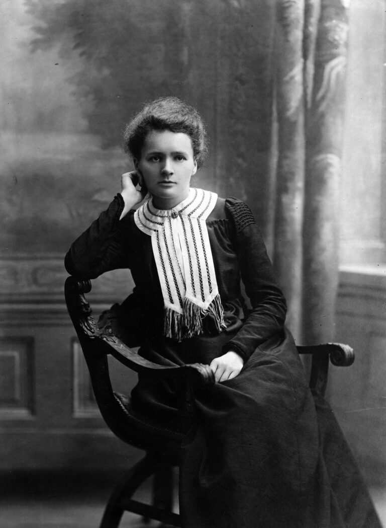 En la imagen se muestra a Marie Curie