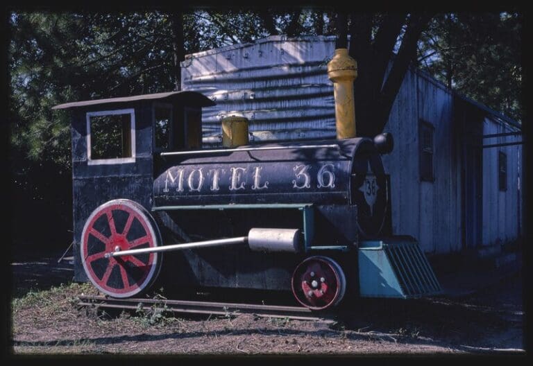 En la imagen se muestra un motel clásico de Estados Unidos