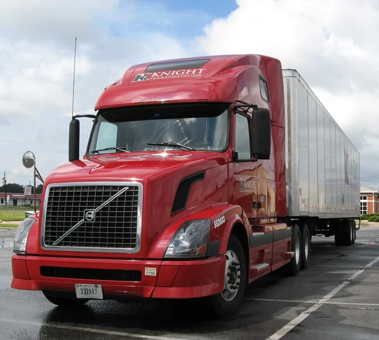 Knight-Swift renueva la marca de su red LTL como AAA Cooper Transportation