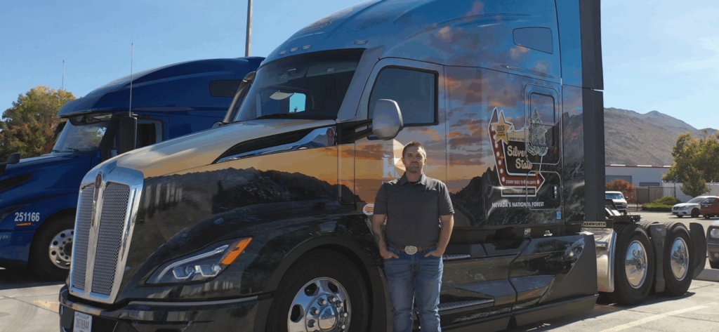 Inicia el recorrido del Árbol de Navidad del Capitolio 2025 a cargo de Knight-Swift