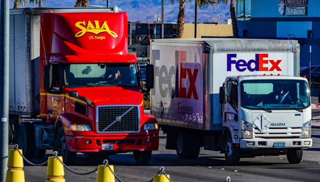 Breves: despidos y cierres en la industria del transporte