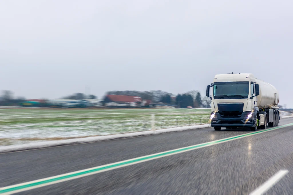 In brief: advances and challenges in the U.S. trucking automation and safety