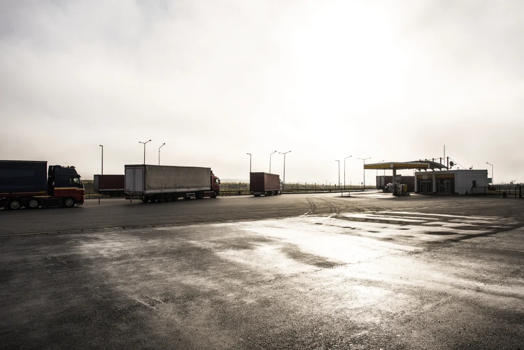 $6,535 dólares de factura desatan el debate sobre el estacionamiento de camiones y las prácticas de remolque